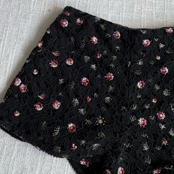 Kendall & Kylie Black Shorts Embroidered Lace Floral Boho Festival Small - Picture 7 of 9